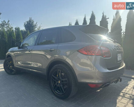 Сірий Порше Cayenne, об'ємом двигуна 3 л та пробігом 180 тис. км за 26900 $, фото 4 на Automoto.ua