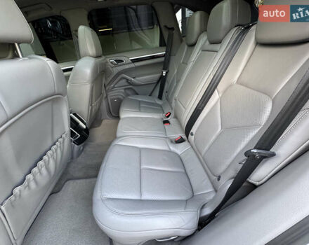 Сірий Порше Cayenne, об'ємом двигуна 3 л та пробігом 180 тис. км за 25490 $, фото 39 на Automoto.ua
