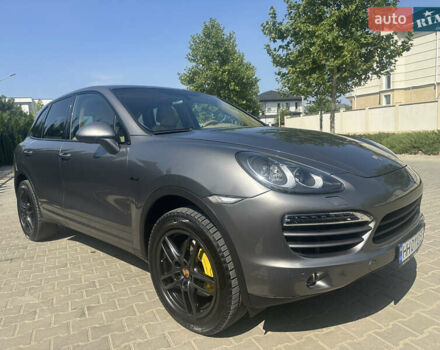 Сірий Порше Cayenne, об'ємом двигуна 3 л та пробігом 180 тис. км за 26900 $, фото 3 на Automoto.ua