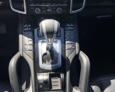 Серый Порше Каен, объемом двигателя 3 л и пробегом 380 тыс. км за 25900 $, фото 8 на Automoto.ua