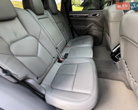 Сірий Порше Cayenne, об'ємом двигуна 3 л та пробігом 180 тис. км за 25490 $, фото 51 на Automoto.ua