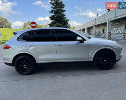 Сірий Порше Cayenne, об'ємом двигуна 3 л та пробігом 180 тис. км за 25490 $, фото 6 на Automoto.ua