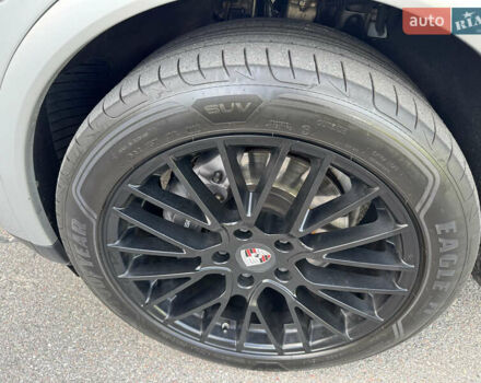 Сірий Порше Cayenne, об'ємом двигуна 3 л та пробігом 180 тис. км за 25490 $, фото 14 на Automoto.ua