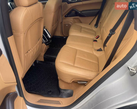 Серый Порше Каен, объемом двигателя 2.97 л и пробегом 223 тыс. км за 23800 $, фото 41 на Automoto.ua