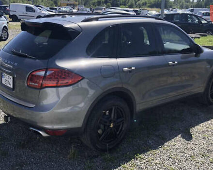 Серый Порше Каен, объемом двигателя 3 л и пробегом 380 тыс. км за 25900 $, фото 2 на Automoto.ua