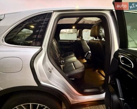 Серый Порше Каен, объемом двигателя 3 л и пробегом 193 тыс. км за 16700 $, фото 41 на Automoto.ua