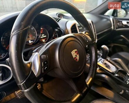 Серый Порше Каен, объемом двигателя 3 л и пробегом 193 тыс. км за 16700 $, фото 43 на Automoto.ua