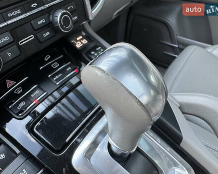 Сірий Порше Cayenne, об'ємом двигуна 3 л та пробігом 180 тис. км за 25490 $, фото 34 на Automoto.ua