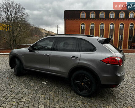 Серый Порше Каен, объемом двигателя 2.97 л и пробегом 380 тыс. км за 28500 $, фото 3 на Automoto.ua