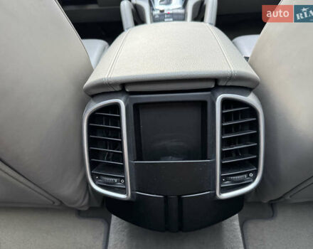 Сірий Порше Cayenne, об'ємом двигуна 3 л та пробігом 180 тис. км за 25490 $, фото 41 на Automoto.ua