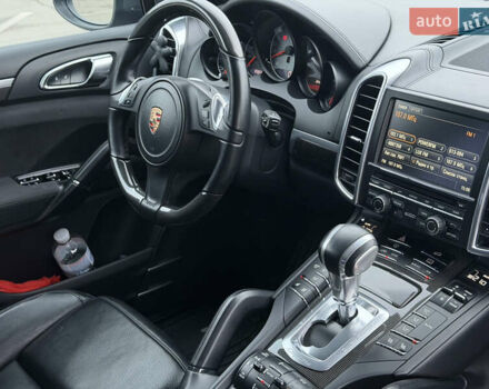 Серый Порше Каен, объемом двигателя 4.81 л и пробегом 84 тыс. км за 29999 $, фото 4 на Automoto.ua