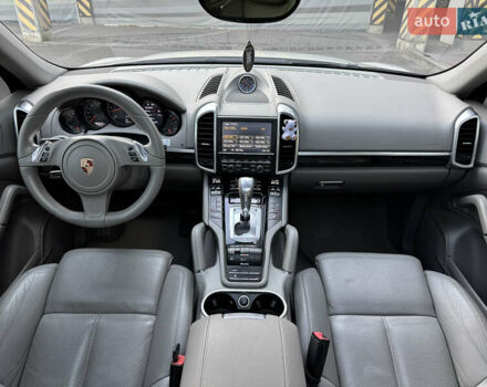 Сірий Порше Cayenne, об'ємом двигуна 3 л та пробігом 180 тис. км за 25490 $, фото 42 на Automoto.ua