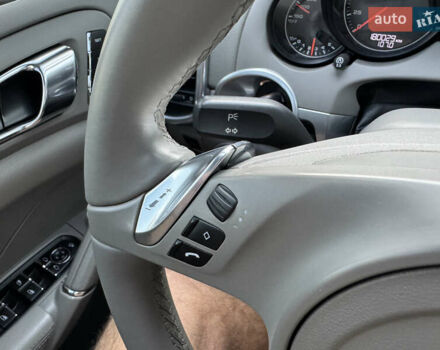 Сірий Порше Cayenne, об'ємом двигуна 3 л та пробігом 180 тис. км за 25490 $, фото 32 на Automoto.ua