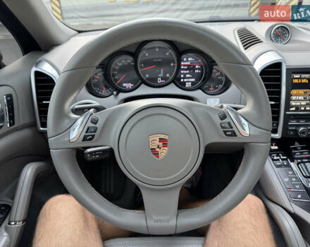 Сірий Порше Cayenne, об'ємом двигуна 3 л та пробігом 180 тис. км за 25490 $, фото 30 на Automoto.ua