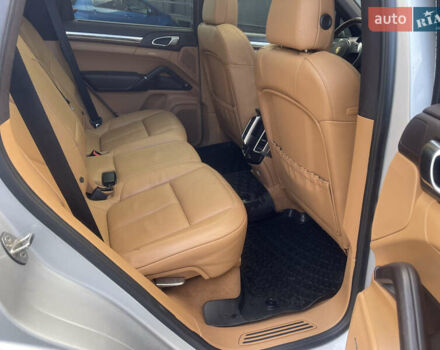 Серый Порше Каен, объемом двигателя 2.97 л и пробегом 223 тыс. км за 23800 $, фото 33 на Automoto.ua