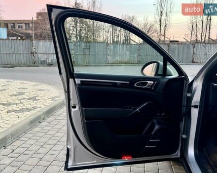 Серый Порше Каен, объемом двигателя 3 л и пробегом 193 тыс. км за 16700 $, фото 34 на Automoto.ua