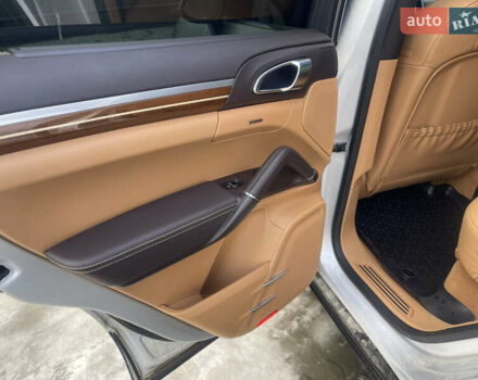 Серый Порше Каен, объемом двигателя 2.97 л и пробегом 223 тыс. км за 23800 $, фото 42 на Automoto.ua