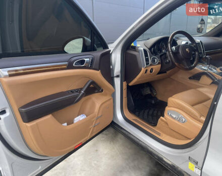 Серый Порше Каен, объемом двигателя 2.97 л и пробегом 223 тыс. км за 23800 $, фото 50 на Automoto.ua