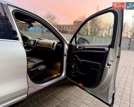 Серый Порше Каен, объемом двигателя 3 л и пробегом 193 тыс. км за 16700 $, фото 49 на Automoto.ua