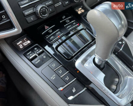 Сірий Порше Cayenne, об'ємом двигуна 3 л та пробігом 180 тис. км за 25490 $, фото 35 на Automoto.ua