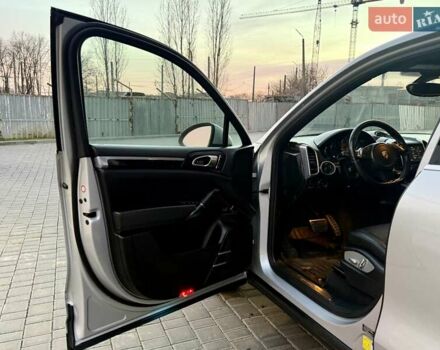 Серый Порше Каен, объемом двигателя 3 л и пробегом 193 тыс. км за 16700 $, фото 33 на Automoto.ua