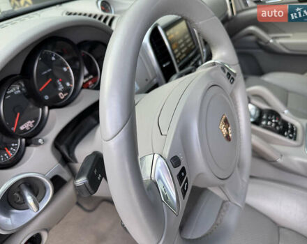 Сірий Порше Cayenne, об'ємом двигуна 3 л та пробігом 180 тис. км за 25490 $, фото 20 на Automoto.ua