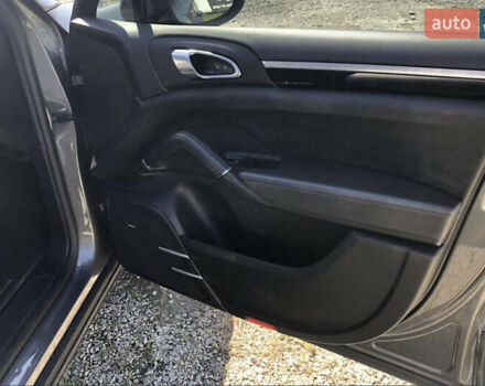 Серый Порше Каен, объемом двигателя 3 л и пробегом 380 тыс. км за 25900 $, фото 14 на Automoto.ua