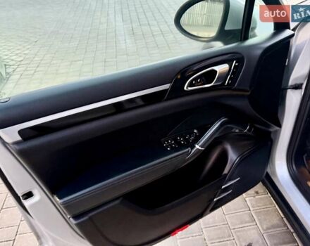 Серый Порше Каен, объемом двигателя 3 л и пробегом 193 тыс. км за 16700 $, фото 35 на Automoto.ua