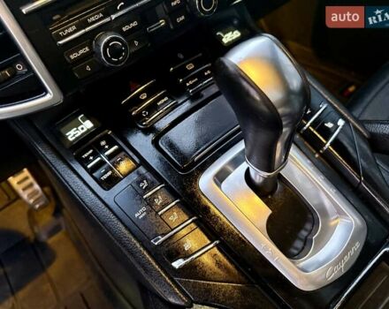 Серый Порше Каен, объемом двигателя 3 л и пробегом 193 тыс. км за 16700 $, фото 47 на Automoto.ua