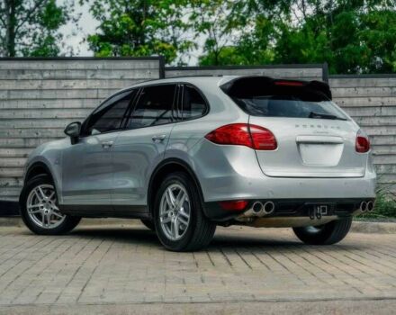 Серый Порше Каен, объемом двигателя 3 л и пробегом 89 тыс. км за 14000 $, фото 3 на Automoto.ua