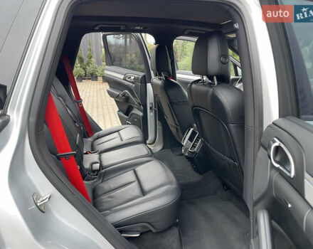 Серый Порше Каен, объемом двигателя 3 л и пробегом 182 тыс. км за 17999 $, фото 20 на Automoto.ua