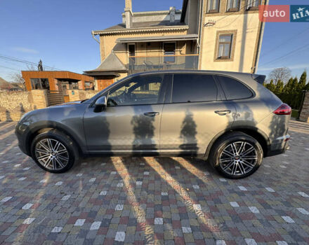 Серый Порше Каен, объемом двигателя 2.97 л и пробегом 277 тыс. км за 29000 $, фото 7 на Automoto.ua