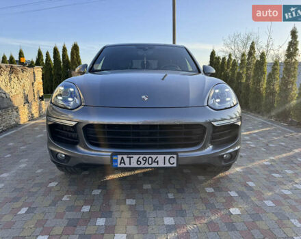 Серый Порше Каен, объемом двигателя 2.97 л и пробегом 277 тыс. км за 29000 $, фото 2 на Automoto.ua