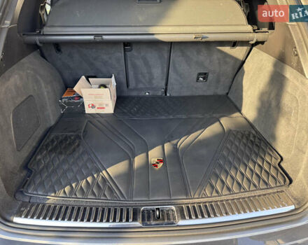 Серый Порше Каен, объемом двигателя 2.97 л и пробегом 277 тыс. км за 29000 $, фото 16 на Automoto.ua