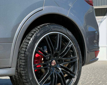 Серый Порше Каен, объемом двигателя 4.81 л и пробегом 145 тыс. км за 26000 $, фото 4 на Automoto.ua