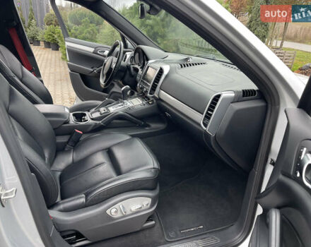 Серый Порше Каен, объемом двигателя 3 л и пробегом 182 тыс. км за 17999 $, фото 26 на Automoto.ua