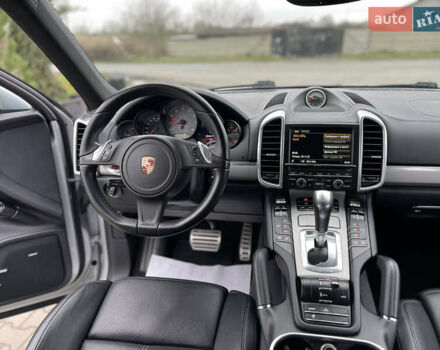 Серый Порше Каен, объемом двигателя 3 л и пробегом 182 тыс. км за 17999 $, фото 23 на Automoto.ua