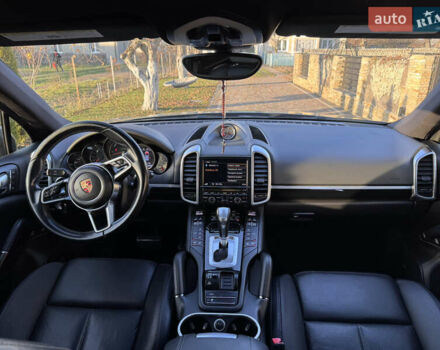 Серый Порше Каен, объемом двигателя 2.97 л и пробегом 277 тыс. км за 29000 $, фото 20 на Automoto.ua