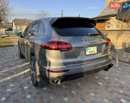 Серый Порше Каен, объемом двигателя 2.97 л и пробегом 277 тыс. км за 29000 $, фото 6 на Automoto.ua