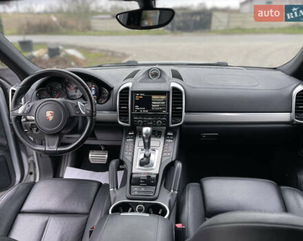 Серый Порше Каен, объемом двигателя 3 л и пробегом 182 тыс. км за 17999 $, фото 22 на Automoto.ua