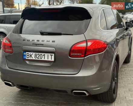 Сірий Порше Cayenne, об'ємом двигуна 2.97 л та пробігом 216 тис. км за 20950 $, фото 3 на Automoto.ua