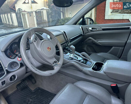 Серый Порше Каен, объемом двигателя 2.97 л и пробегом 220 тыс. км за 29300 $, фото 6 на Automoto.ua