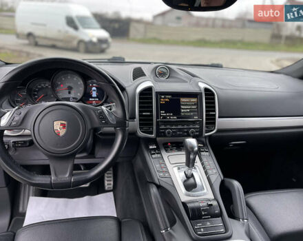 Серый Порше Каен, объемом двигателя 3 л и пробегом 182 тыс. км за 17999 $, фото 25 на Automoto.ua