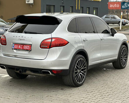 Серый Порше Каен, объемом двигателя 0 л и пробегом 342 тыс. км за 17999 $, фото 6 на Automoto.ua