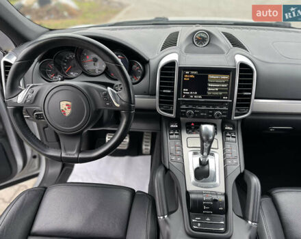 Серый Порше Каен, объемом двигателя 3 л и пробегом 182 тыс. км за 17999 $, фото 24 на Automoto.ua