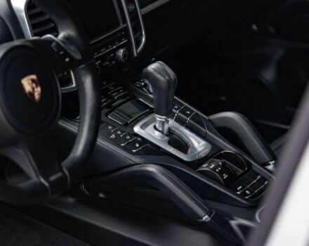 Сірий Порше Cayenne, об'ємом двигуна 3 л та пробігом 137 тис. км за 9500 $, фото 13 на Automoto.ua