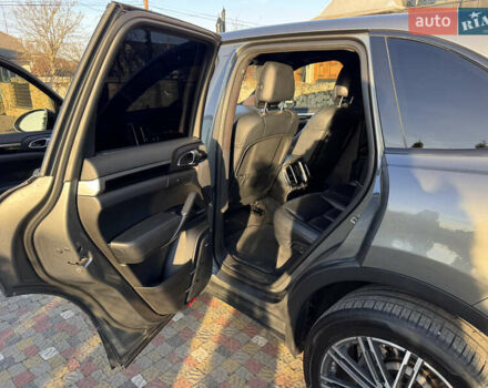 Серый Порше Каен, объемом двигателя 2.97 л и пробегом 277 тыс. км за 29000 $, фото 14 на Automoto.ua