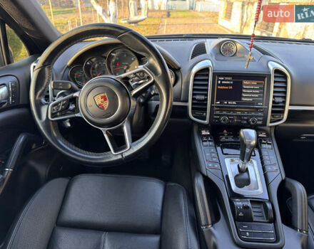 Серый Порше Каен, объемом двигателя 2.97 л и пробегом 277 тыс. км за 29000 $, фото 21 на Automoto.ua