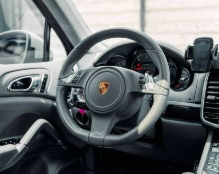 Серый Порше Каен, объемом двигателя 3 л и пробегом 89 тыс. км за 14000 $, фото 7 на Automoto.ua