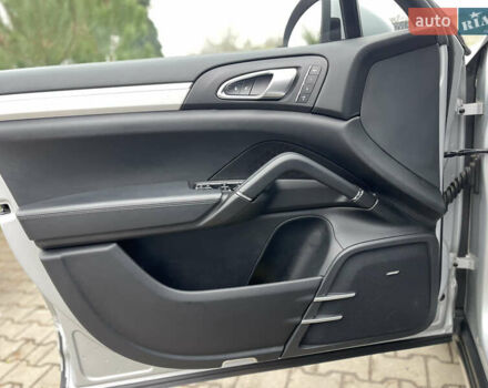 Серый Порше Каен, объемом двигателя 3 л и пробегом 182 тыс. км за 17999 $, фото 32 на Automoto.ua